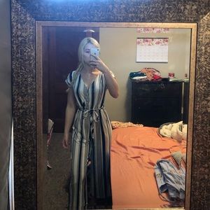 the cutest jumpsuit omg 🖤